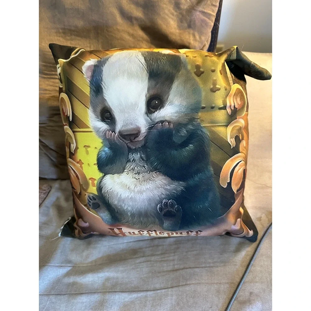 Hufflepuff Badger Throw Pillow Cover 16x16 Harry Potter Wizarding‎ World RARE